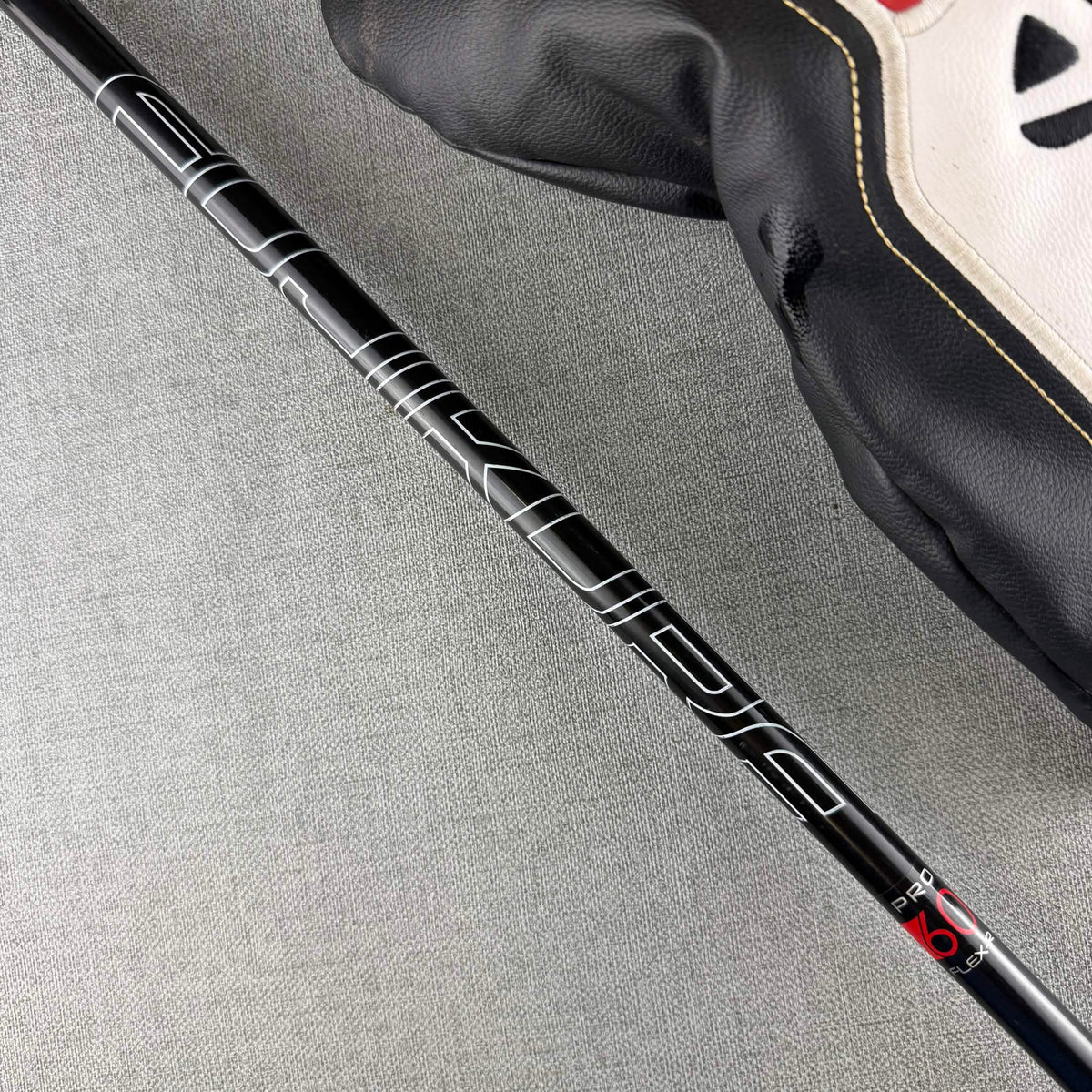 Taylormade M1 Driver - Regular Flex 60g / 10.5 Degree