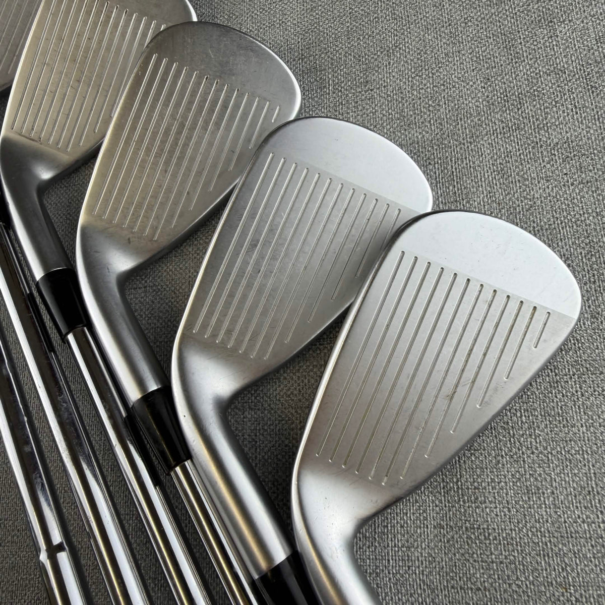 Mizuno JPX Hot Metal 925 Irons - Regular  Flex / 5-PW