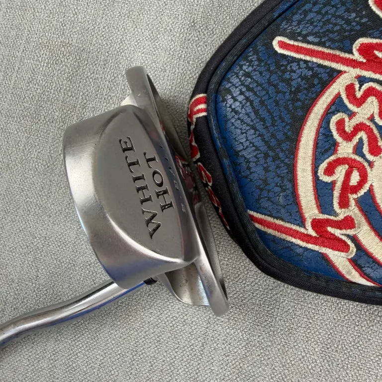 Odyssey White Hot 2 Ball - 32 Inches
