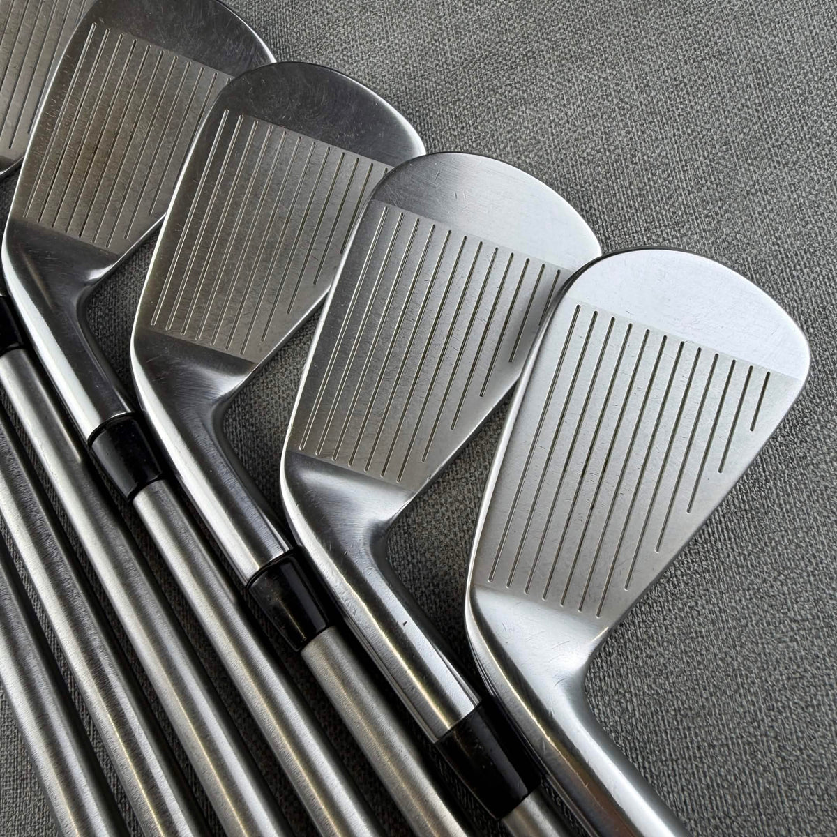 Titleist T100 Forged Irons - Stiff Flex / 4-PW