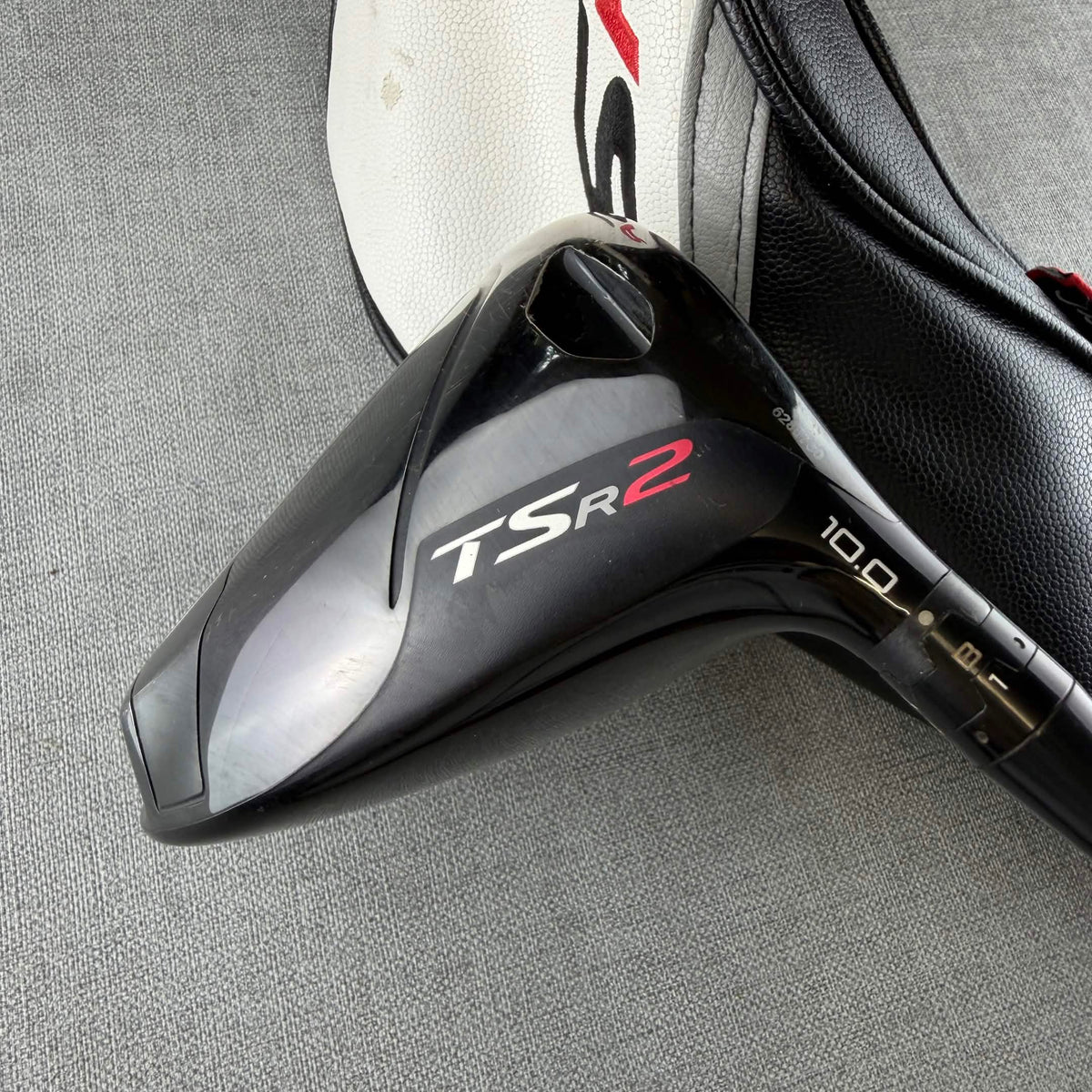 Titleist TSR2 Driver - Regular Flex 50g / 10 Degree