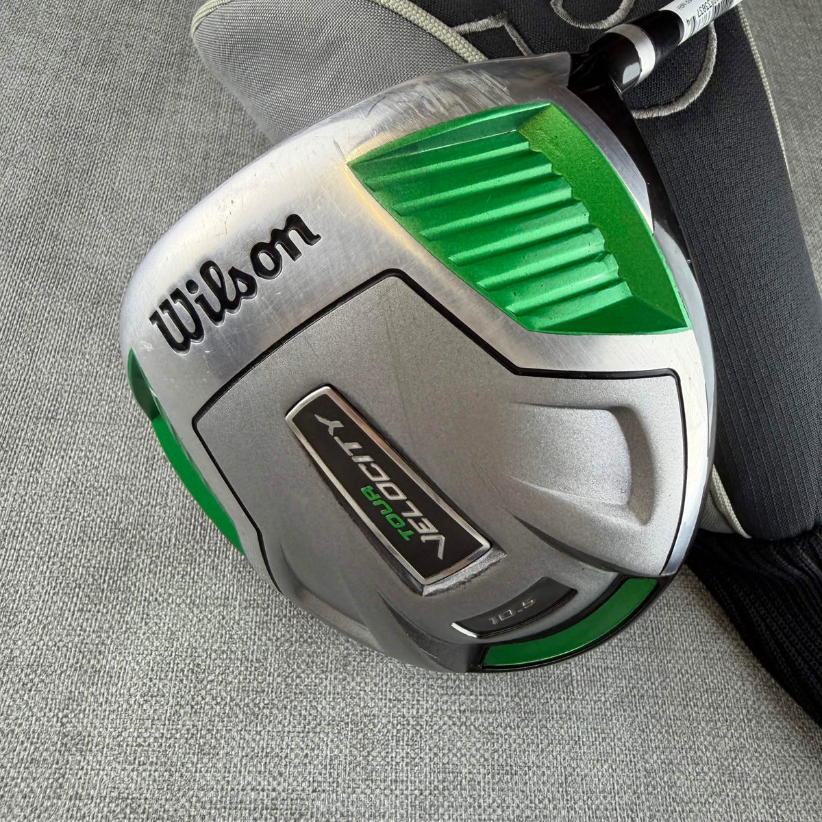 Wilson Tour Velocity Driver - Regular Flex 75g / 10.5 Degree