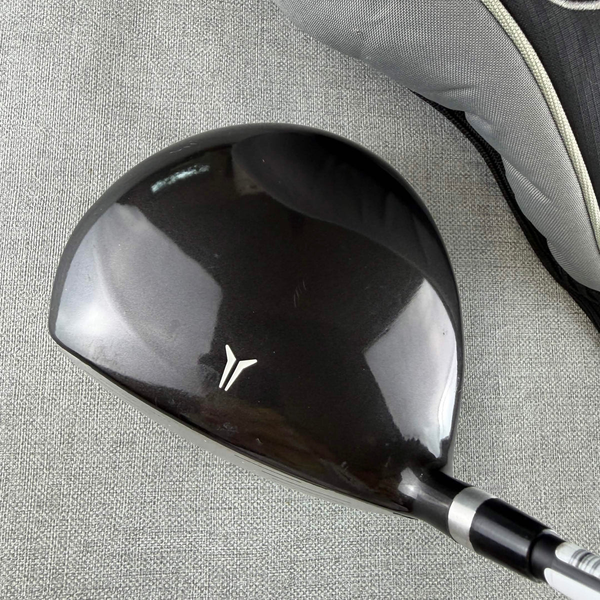Wilson Tour Velocity Driver - Regular Flex 75g / 10.5 Degree