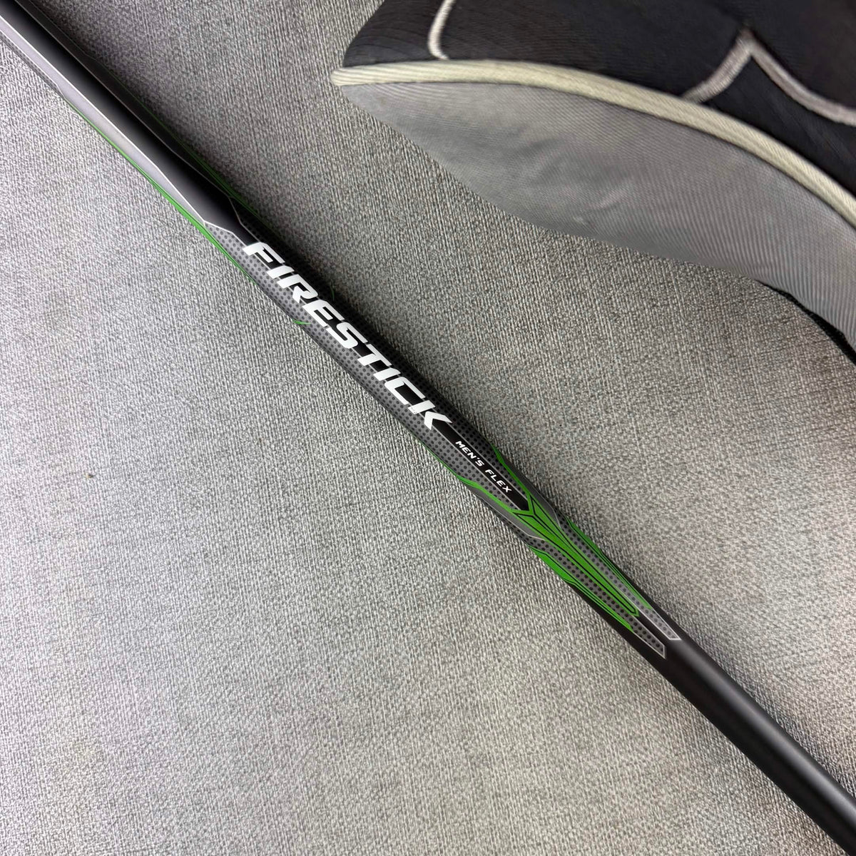Wilson Tour Velocity Driver - Regular Flex 75g / 10.5 Degree