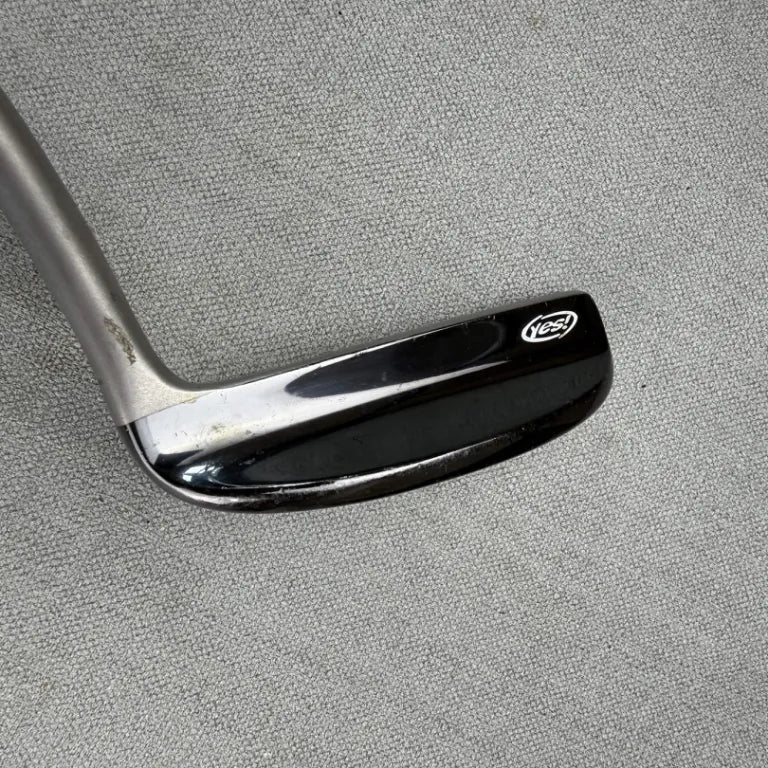 Yes C-Groove Sophia Putter - 34 Inches / Grip Master