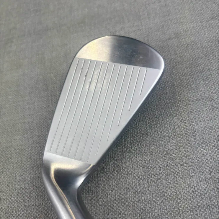 Titleist T200 4 Iron - 21 Degree / Regular Flex