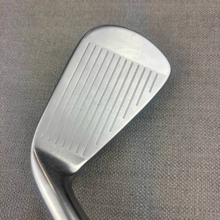 Titleist U500 4 Iron - Stiff Flex / 21 Degree
