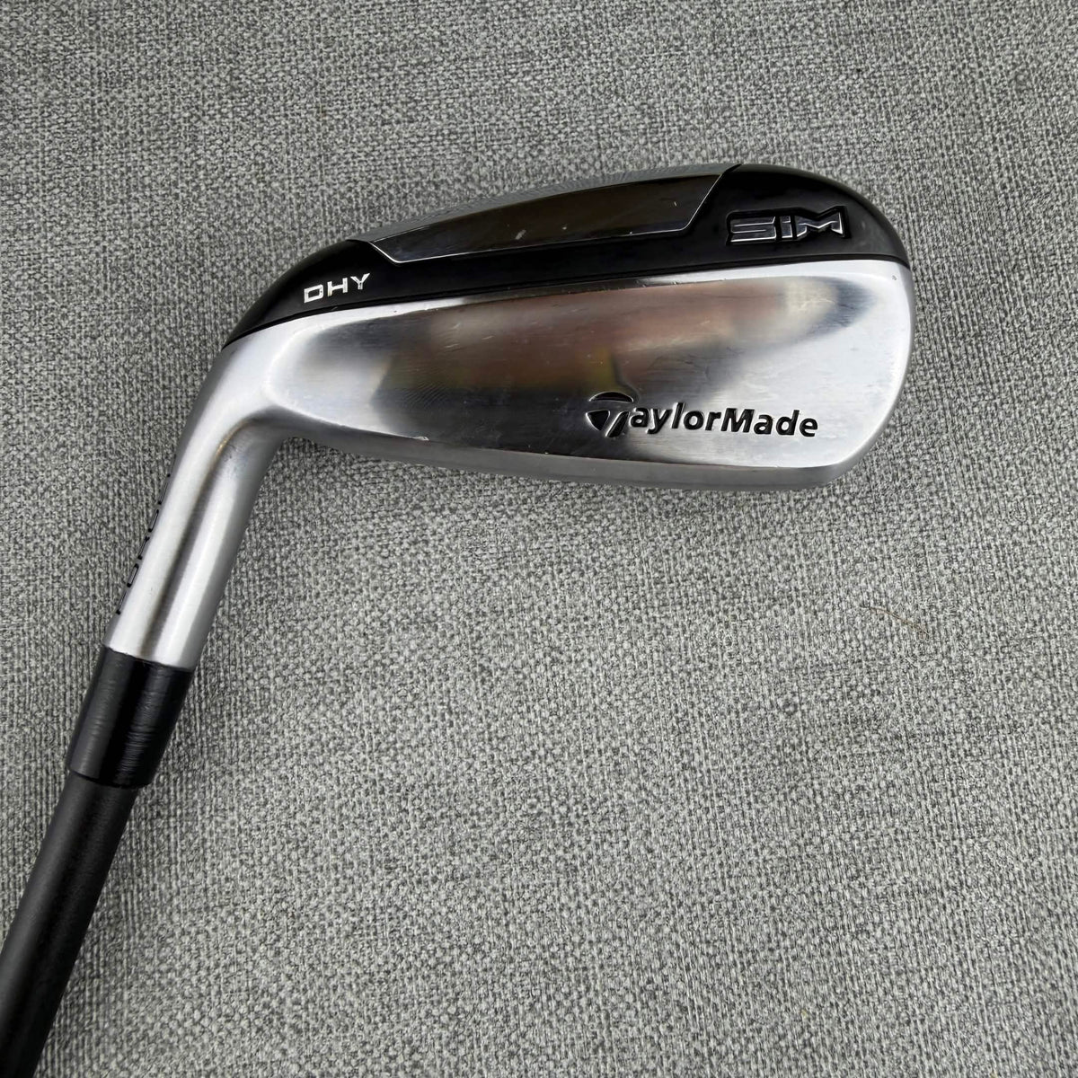 Taylormade SIM SHY Hybrid - Stiff Flex / 22 Degree