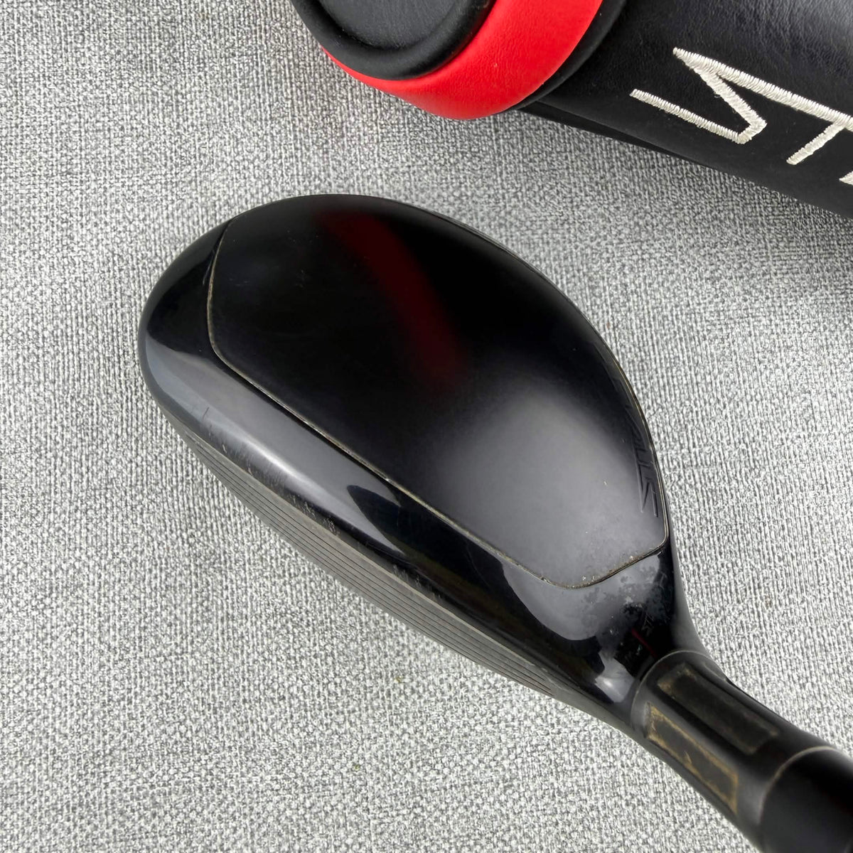 Taylormade  Stealth Hybrid - Stiff Flex / 19 Degree