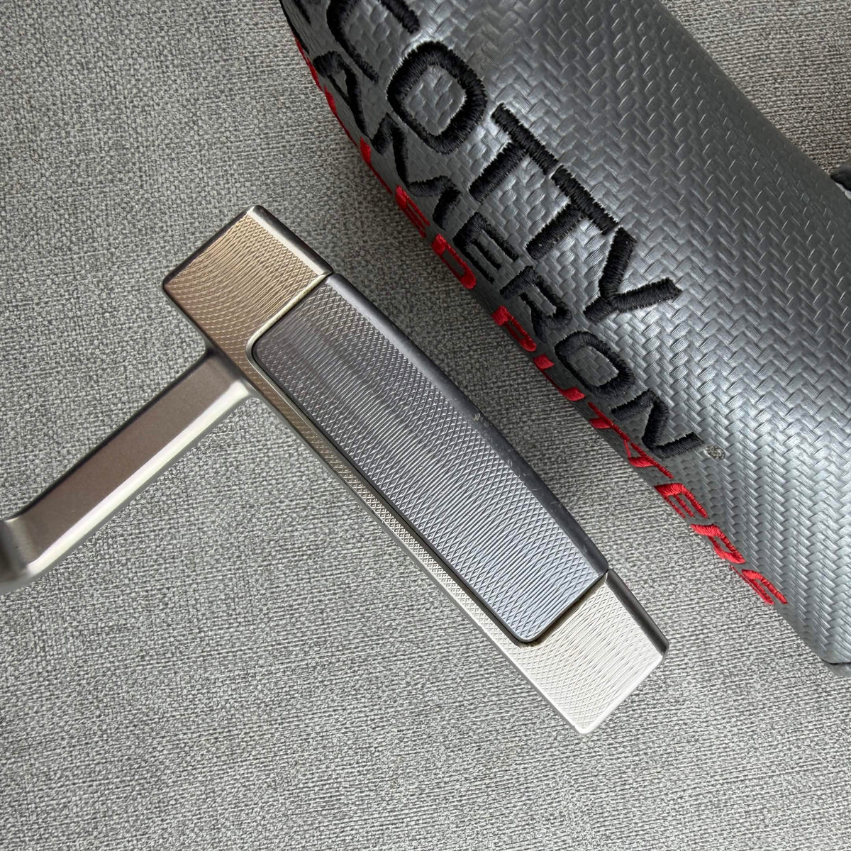 Scotty Cameron Select Fastback2 Putter - 34 Inches / Scotty Cameron Studio Design Grip