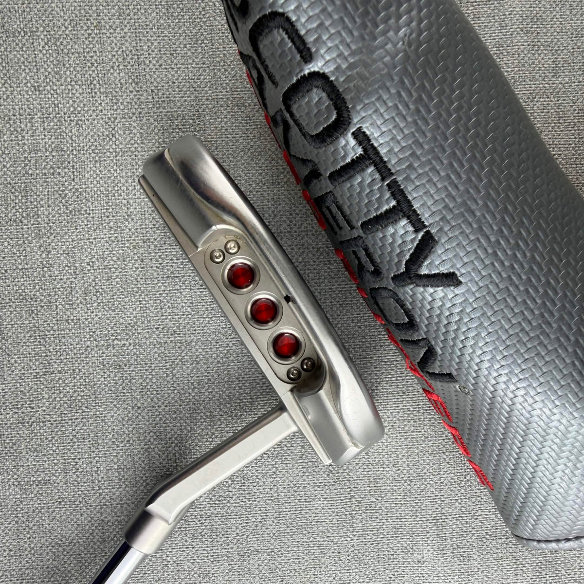 Scotty Cameron Select Fastback2 Putter - 34 Inches / Scotty Cameron Studio Design Grip