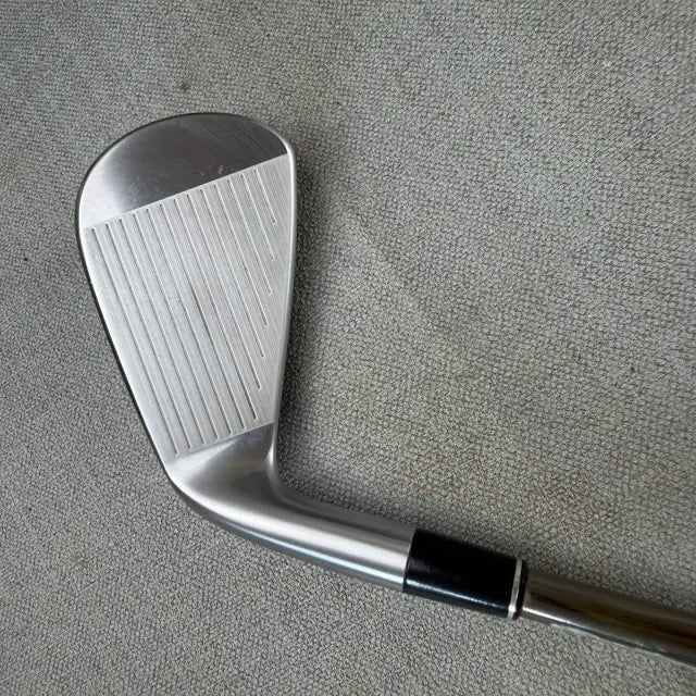 Srixon ZU85 Utility 4 Iron - Stiff Flex / 23 Degree
