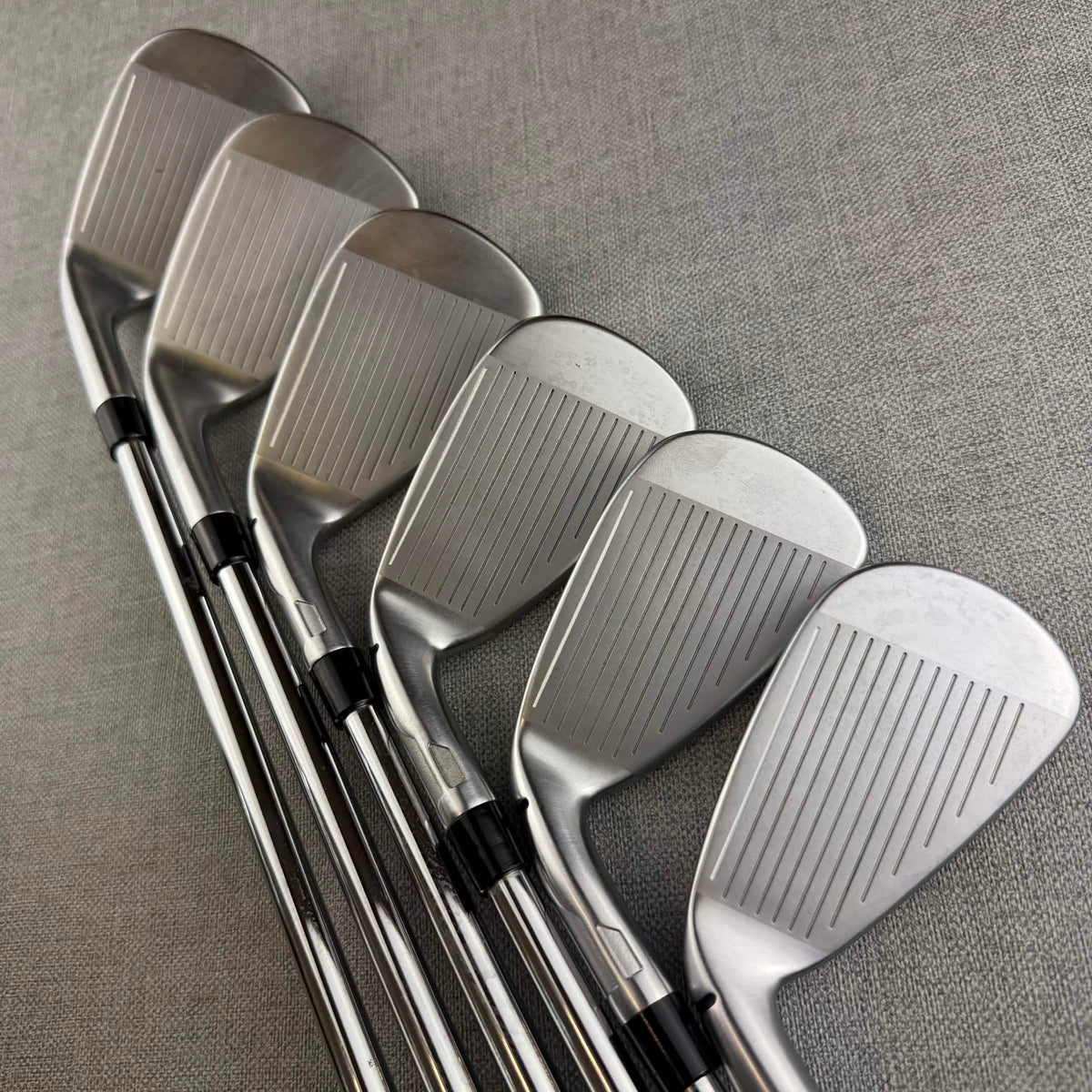Taylormade  Qi Irons - Regular  Flex / 5-PW