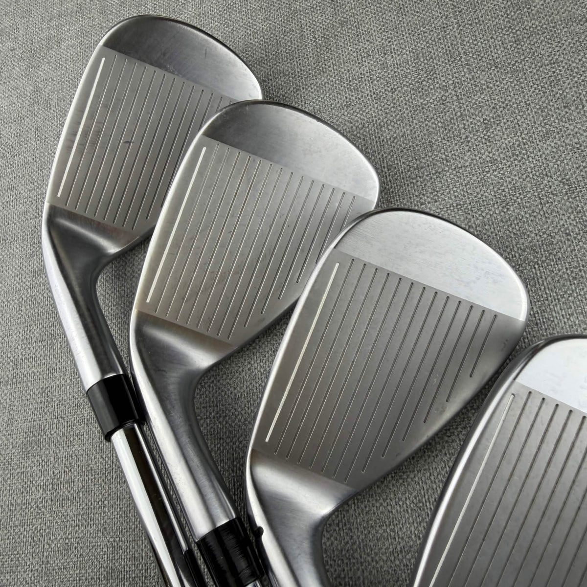 Taylormade  Qi Irons - Regular  Flex / 5-PW