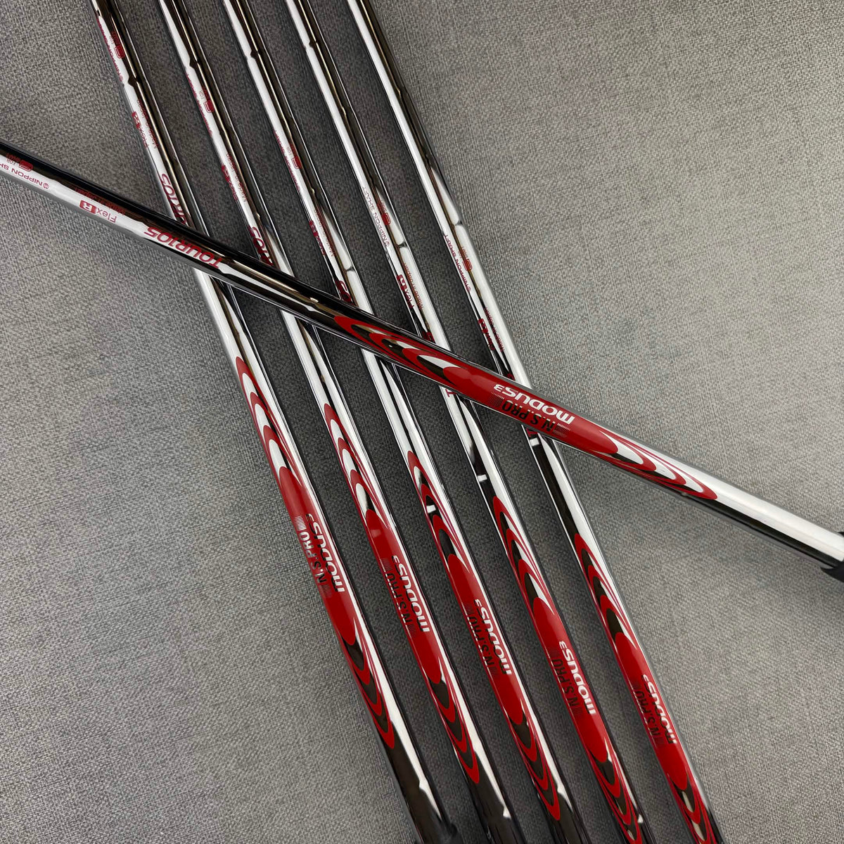 Taylormade  Qi Irons - Regular  Flex / 5-PW