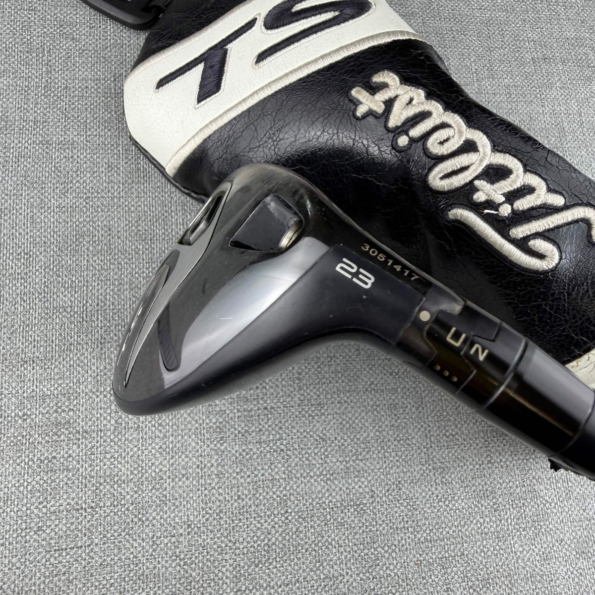 Titleist TS2 Hybrid - Stiff Flex / 23 Degree