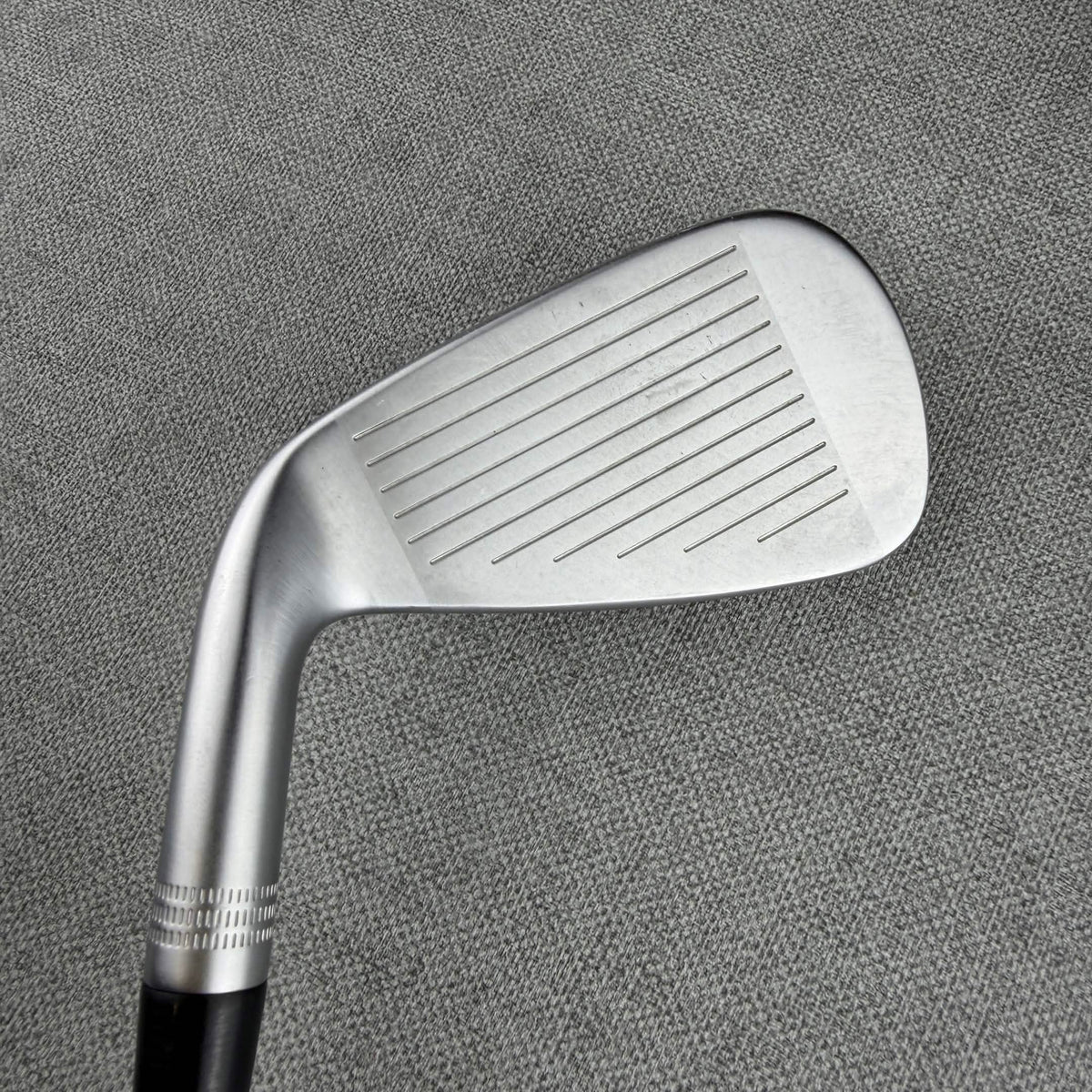 Wilson Staff Model Hybrid - Extra Stiff  Flex / 18 Degree