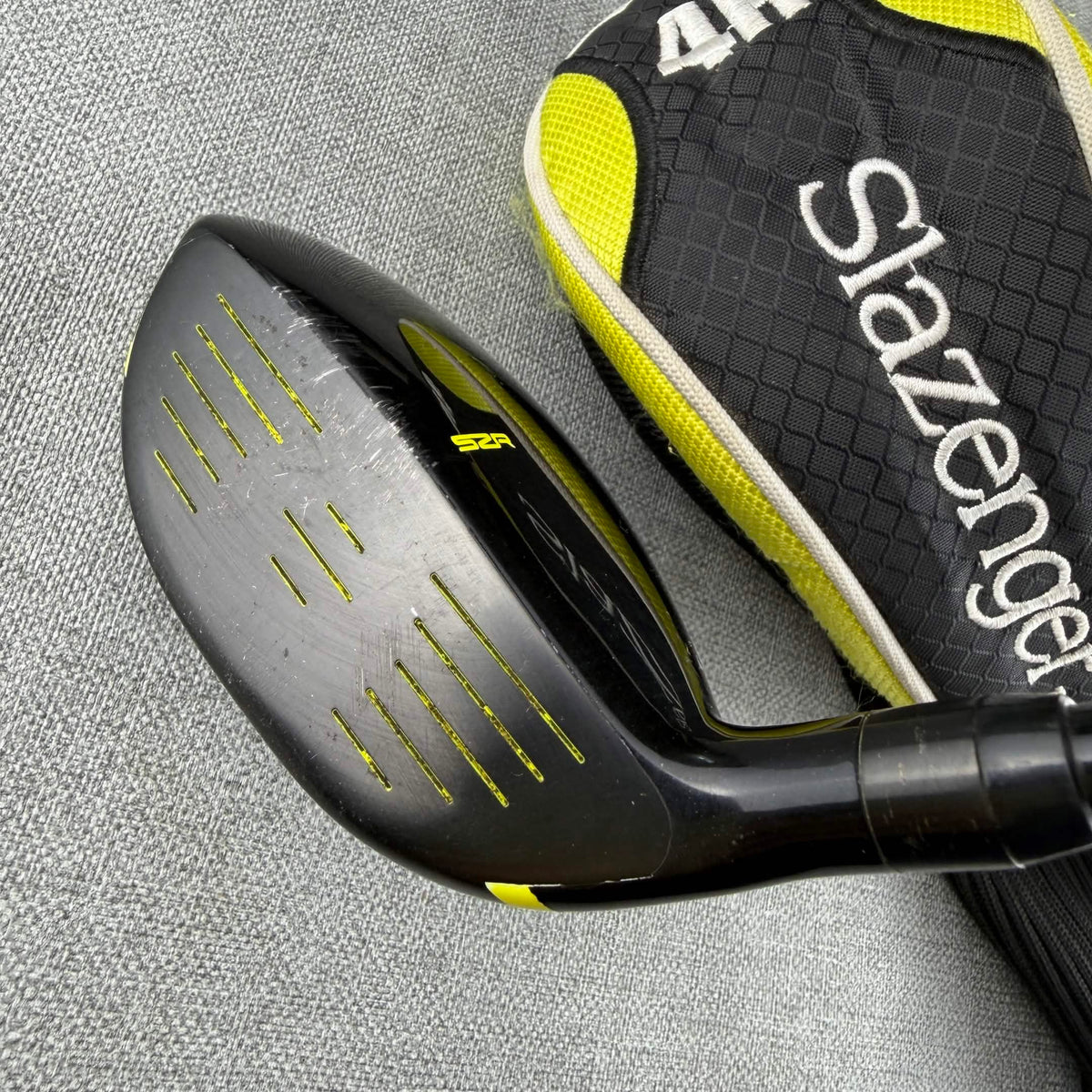 Slazenger V500 Hybrid - Reegular Flex / 22 Degree