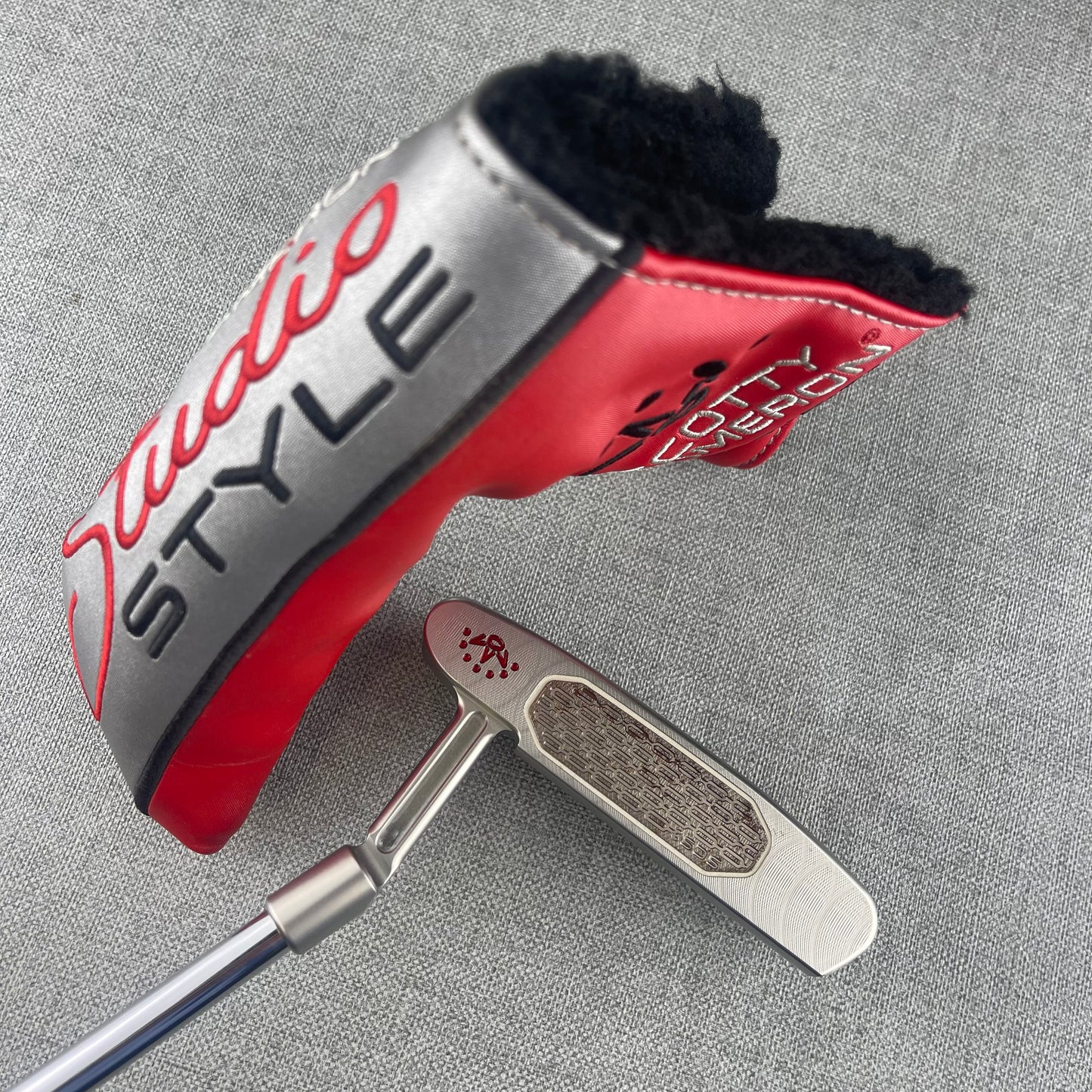 Scotty Cameron Studio Style Newport Putter - 34 Inches / Scotty Cameron Grip