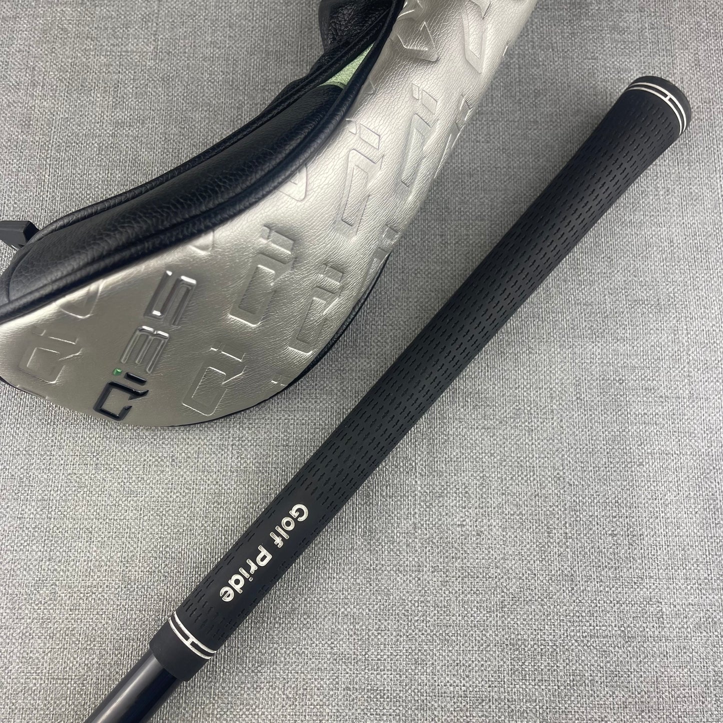 Taylormade Qi35  Hybrid - X Flex / 22 Degree