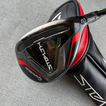 Taylormade Stealth Hybrid - Stiff Flex / 19 Degree